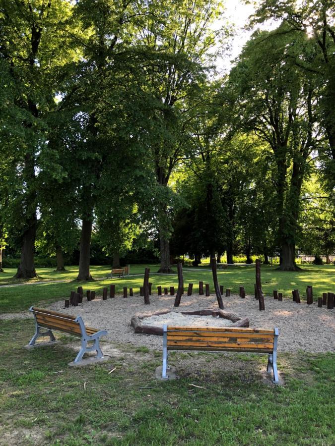 Appartamento Apartmán Železnice Esterno foto