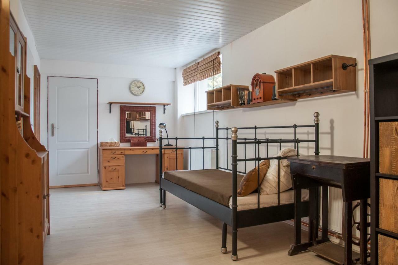 Appartamento Apartmán Železnice Esterno foto