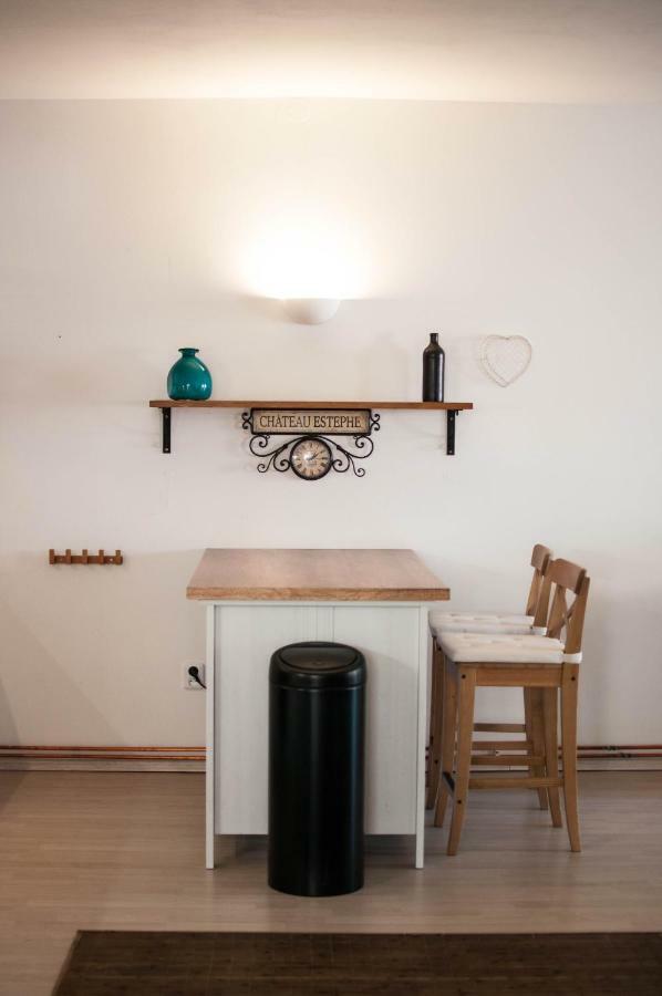 Appartamento Apartmán Železnice Esterno foto