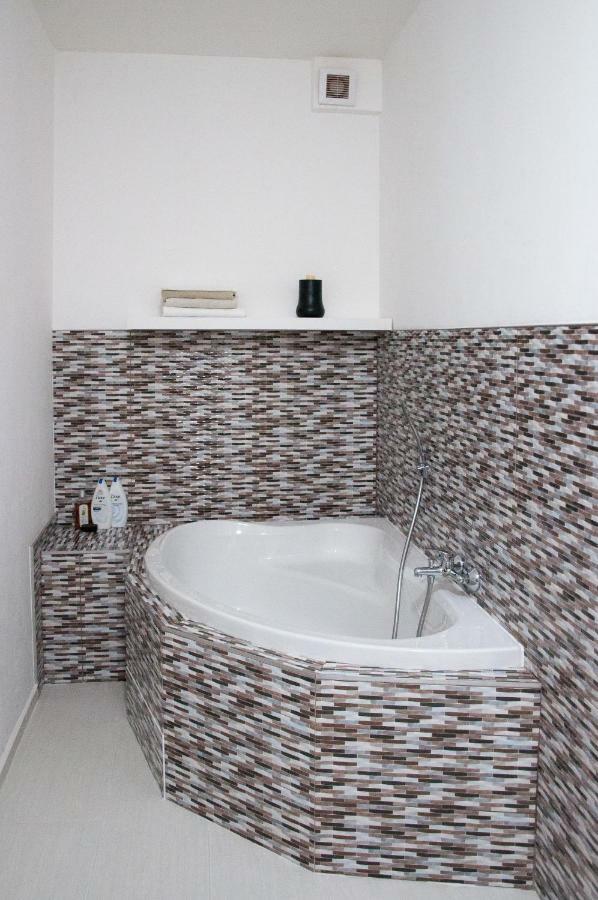 Appartamento Apartmán Železnice Esterno foto