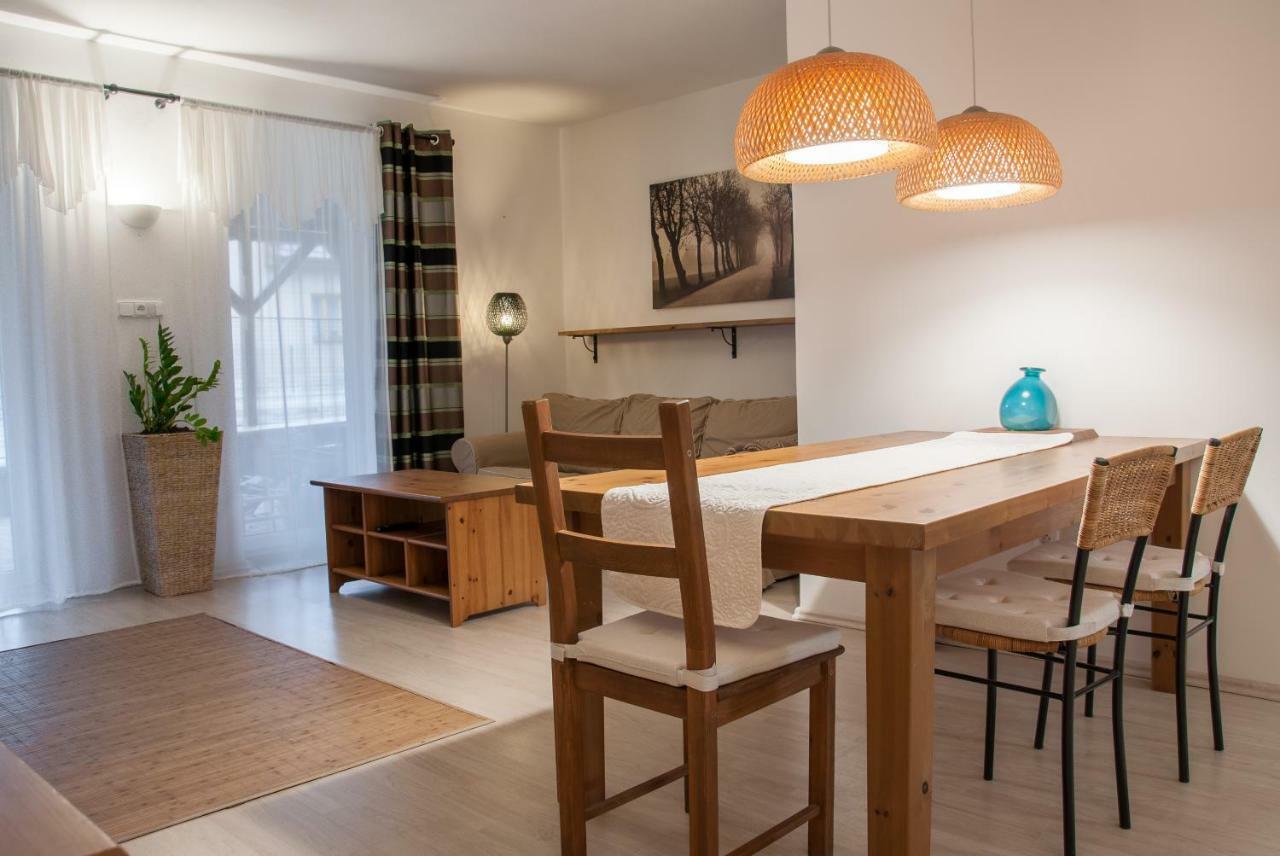 Appartamento Apartmán Železnice Esterno foto